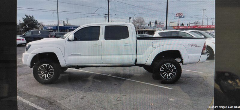 2011 Toyota Tacoma V6   - Photo 1 - Medford, OR 97501