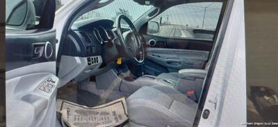 2011 Toyota Tacoma V6 - Photo 11 - Medford, OR 97501