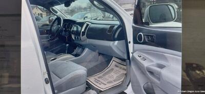 2011 Toyota Tacoma V6 - Photo 15 - Medford, OR 97501