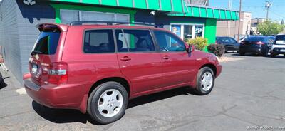 2004 Toyota Highlander - Photo 2 - Medford, OR 97501