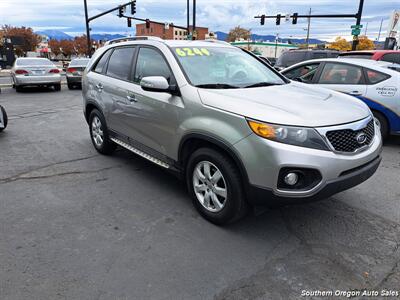 2013 Kia Sorento LX   - Photo 9 - Medford, OR 97501