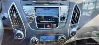 2011 Hyundai TUCSON Limited   - Photo 2 - Medford, OR 97501