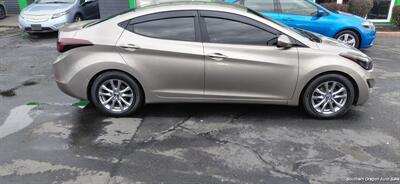 2016 Hyundai ELANTRA SE   - Photo 2 - Medford, OR 97501