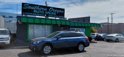 2018 Subaru Outback 2.5i Premium - Photo 2 - Medford, OR 97501