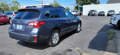 2018 Subaru Outback 2.5i Premium - Photo 6 - Medford, OR 97501