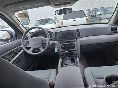 2006 Jeep Grand Cherokee Laredo   - Photo 6 - Medford, OR 97501