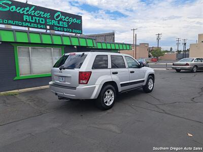 2006 Jeep Grand Cherokee Laredo   - Photo 9 - Medford, OR 97501