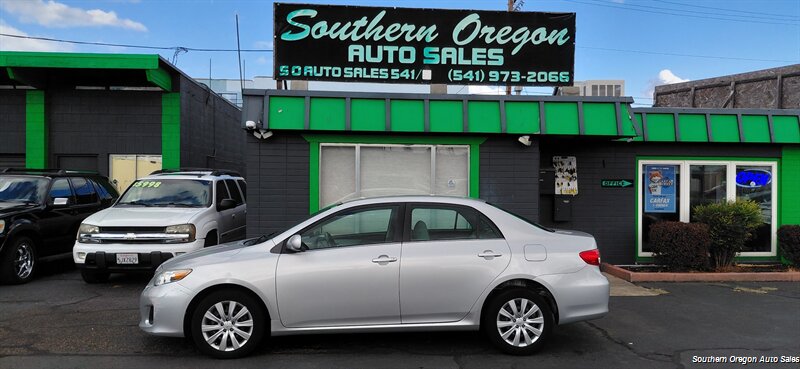 2013 Toyota Corolla LE   - Photo 1 - Medford, OR 97501