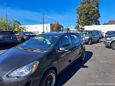 2016 Toyota Prius c Two   - Photo 4 - Medford, OR 97501