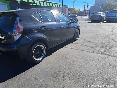 2016 Toyota Prius c Two   - Photo 5 - Medford, OR 97501