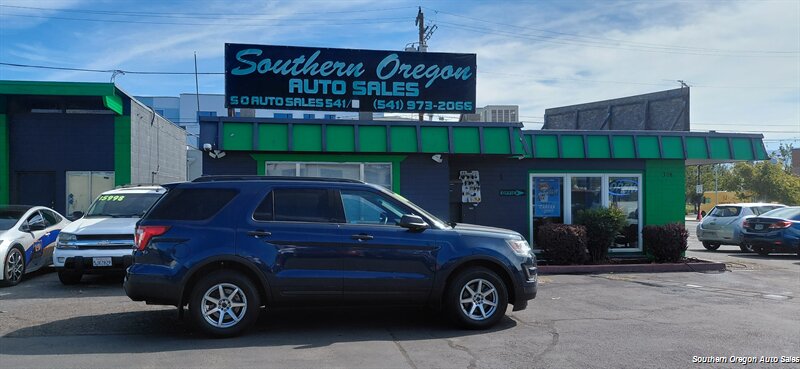 2016 Ford Explorer   - Photo 1 - Medford, OR 97501