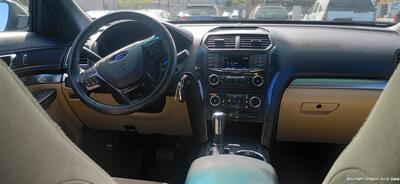 2016 Ford Explorer   - Photo 5 - Medford, OR 97501