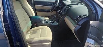 2016 Ford Explorer   - Photo 4 - Medford, OR 97501