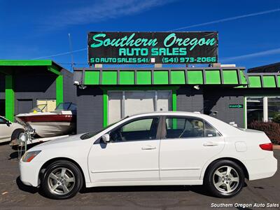 2005 Honda Accord Hybrid w/Navi   - Photo 1 - Medford, OR 97501