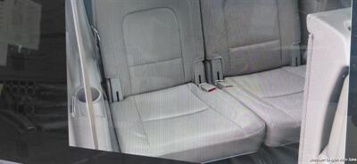 2011 Hyundai Veracruz Limited - Photo 7 - Medford, OR 97501