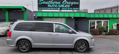 2018 Dodge Grand Caravan SE Plus   - Photo 1 - Medford, OR 97501