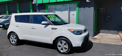 2016 Kia Soul   - Photo 3 - Medford, OR 97501