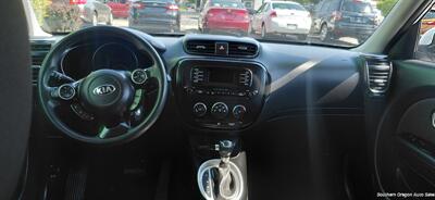 2016 Kia Soul   - Photo 9 - Medford, OR 97501