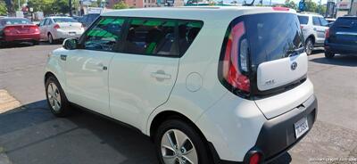 2016 Kia Soul   - Photo 6 - Medford, OR 97501