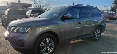 2018 Nissan Pathfinder SV   - Photo 4 - Medford, OR 97501