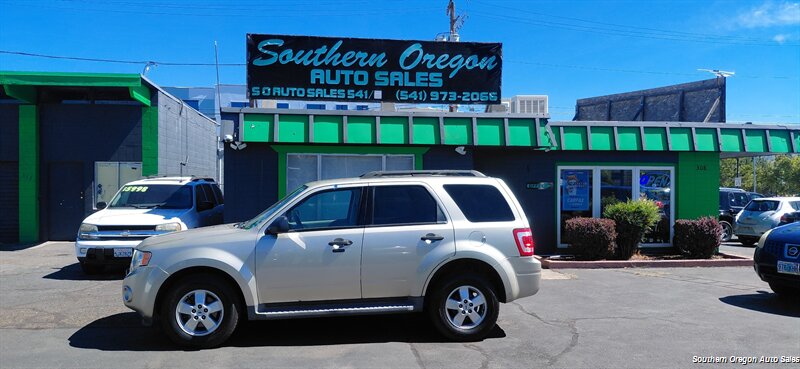 2010 Ford Escape XLT   - Photo 1 - Medford, OR 97501