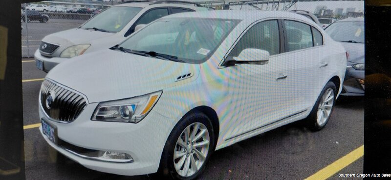 2016 Buick LaCrosse Leather   - Photo 1 - Medford, OR 97501