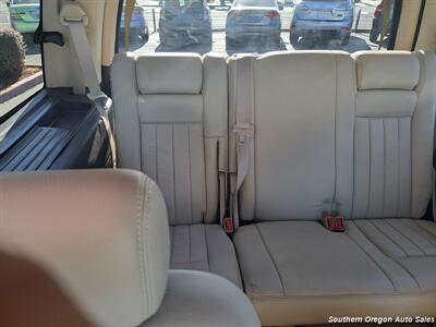 2003 Lincoln Navigator   - Photo 10 - Medford, OR 97501