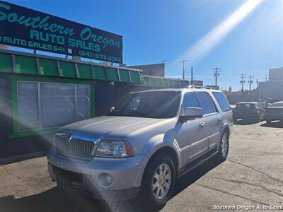 2003 Lincoln Navigator   - Photo 5 - Medford, OR 97501