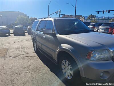 2003 Lincoln Navigator   - Photo 6 - Medford, OR 97501