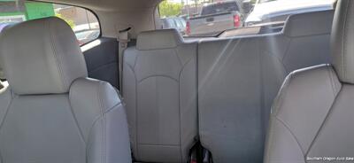 2016 Chevrolet Traverse LT   - Photo 5 - Medford, OR 97501