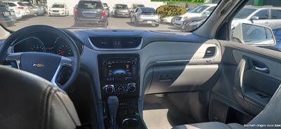 2016 Chevrolet Traverse LT   - Photo 4 - Medford, OR 97501