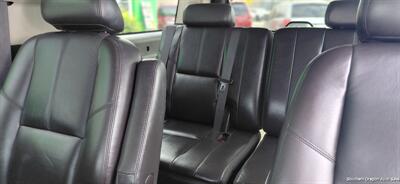 2008 GMC Yukon XL Denali   - Photo 4 - Medford, OR 97501