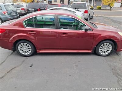 2011 Subaru Legacy 2.5i   - Photo 2 - Medford, OR 97501