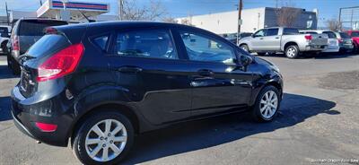2011 Ford Fiesta SE   - Photo 7 - Medford, OR 97501