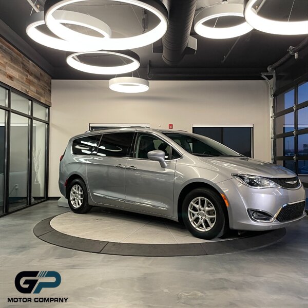 2020 Chrysler Pacifica Touring L   - Photo 1 - Kaysville, UT 84037