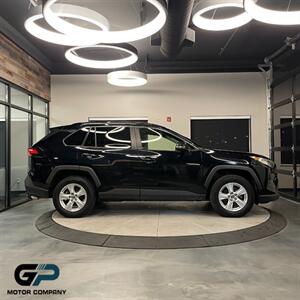 2019 Toyota RAV4 XLE   - Photo 2 - Kaysville, UT 84037