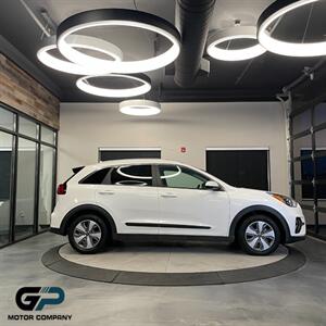 2021 Kia Niro LX   - Photo 2 - Kaysville, UT 84037