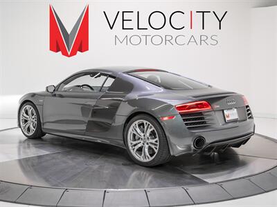 2015 Audi R8 5.2 quattro   - Photo 9 - Nashville, TN 37217