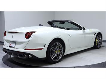 2015 Ferrari California T   - Photo 12 - Nashville, TN 37217