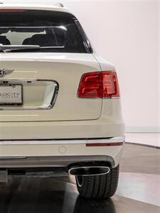 2017 Bentley Bentayga W12   - Photo 21 - Nashville, TN 37217