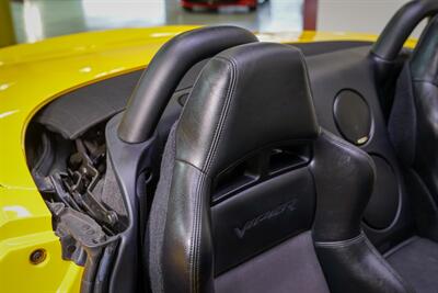 2005 Dodge Viper SRT-10   - Photo 41 - Nashville, TN 37217