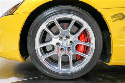 2005 Dodge Viper SRT-10   - Photo 21 - Nashville, TN 37217