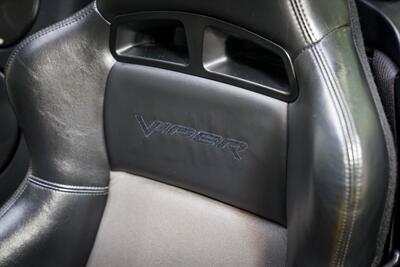 2005 Dodge Viper SRT-10   - Photo 43 - Nashville, TN 37217