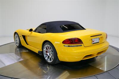 2005 Dodge Viper SRT-10   - Photo 12 - Nashville, TN 37217