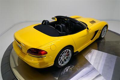 2005 Dodge Viper SRT-10   - Photo 61 - Nashville, TN 37217