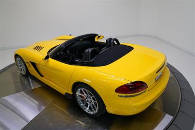 2005 Dodge Viper SRT-10   - Photo 58 - Nashville, TN 37217