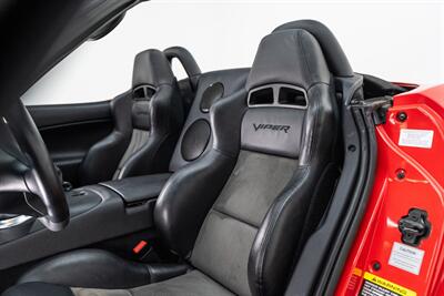 2004 Dodge Viper SRT-10 - Photo 34 - Nashville, TN 37217