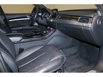 2014 Audi S8 4.0T quattro   - Photo 34 - Nashville, TN 37217