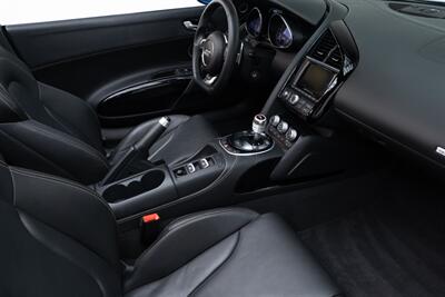 2014 Audi R8 5.2 quattro   - Photo 58 - Nashville, TN 37217
