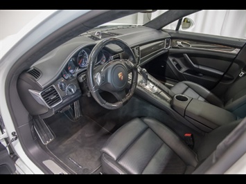 2015 Porsche Panamera Turbo   - Photo 24 - Nashville, TN 37217